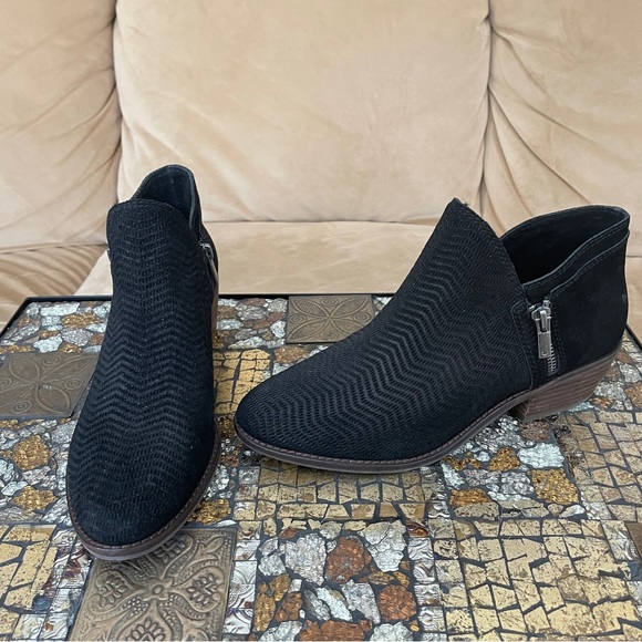 Lucky Brand Black Suede Ankle Boots Sz 8 New - Picture 2 of 7